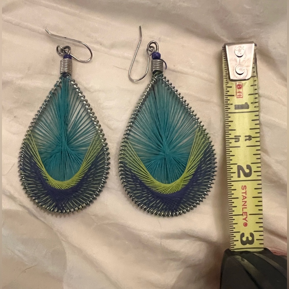 Wire wrapped thread earrings peacock - Picture 5 of 6